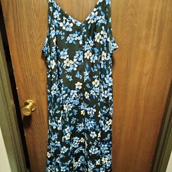 Torrid Spaghetti Strap Floral Dress - Picture 9 of 9